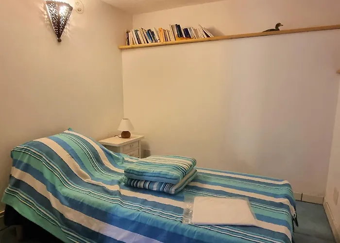 Villa F4 Mediterraneenne Avec Acces Direct Crique Et Parking - Fr-1-309-293