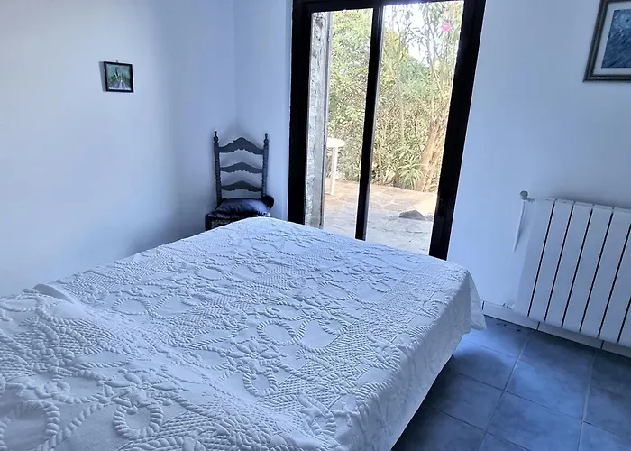 Villa F4 Mediterraneenne Avec Acces Direct Crique Et Parking - Fr-1-309-293