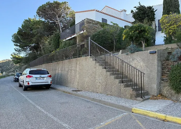 F4 Mediterraneenne Avec Acces Direct Crique Et Parking - Fr-1-309-293 Villa *